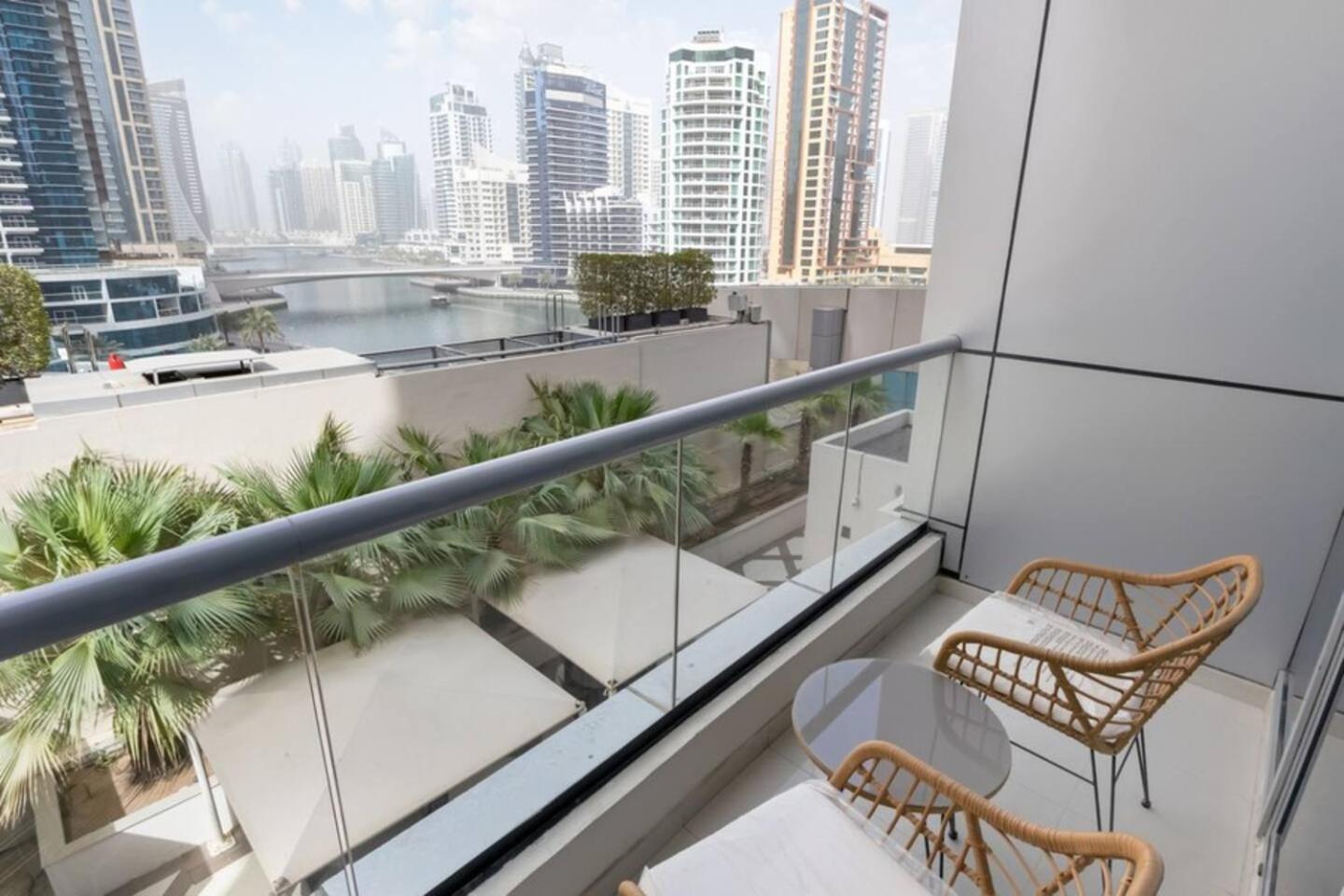 Luxurious 1 Bedroom Apartment In The Dubai Marina! Екстер'єр фото