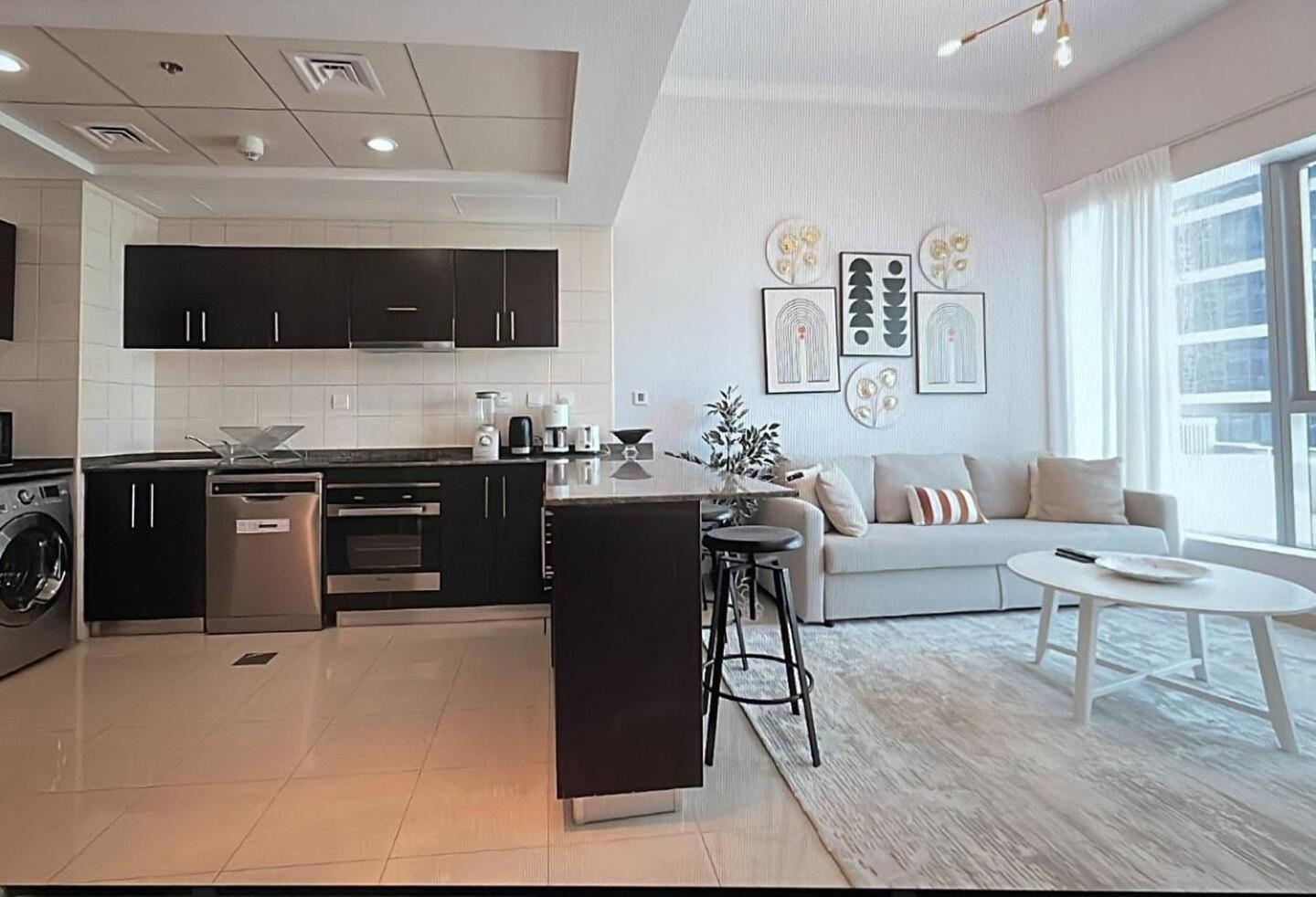 Luxurious 1 Bedroom Apartment In The Dubai Marina! Екстер'єр фото
