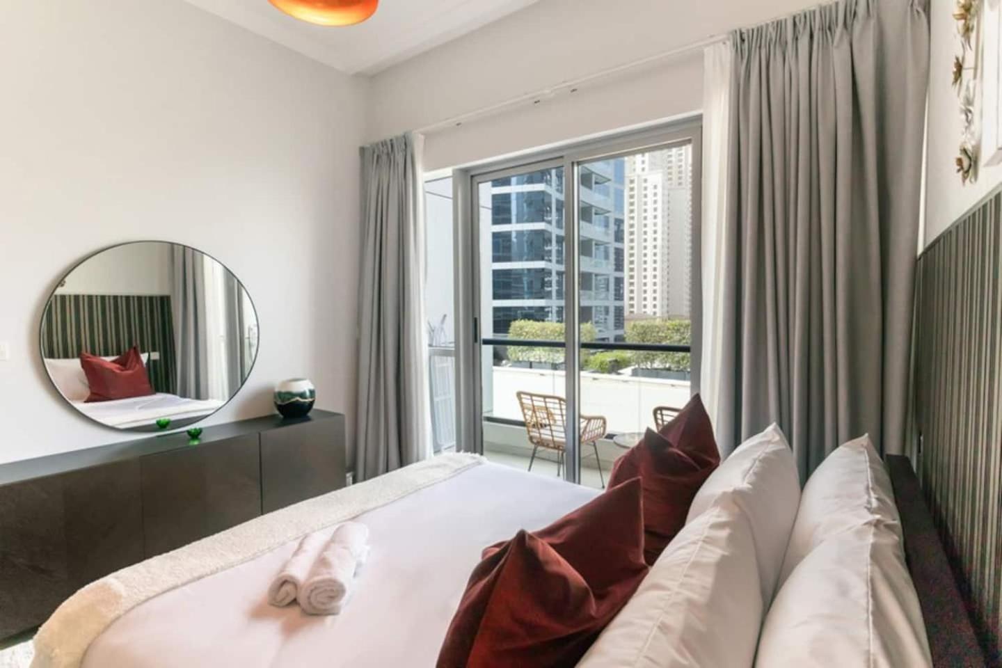 Luxurious 1 Bedroom Apartment In The Dubai Marina! Екстер'єр фото