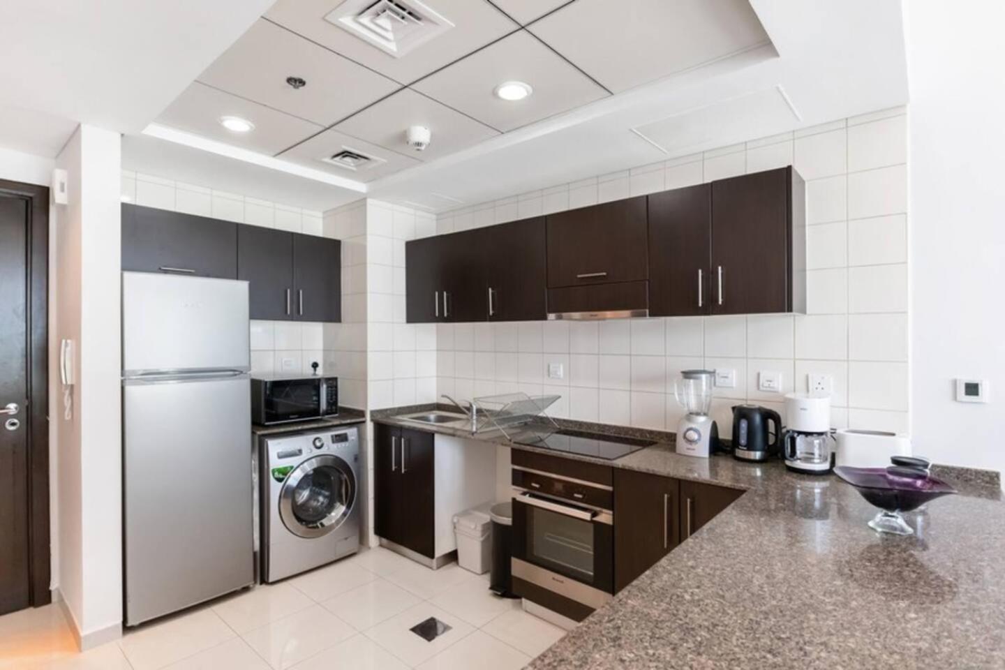 Luxurious 1 Bedroom Apartment In The Dubai Marina! Екстер'єр фото