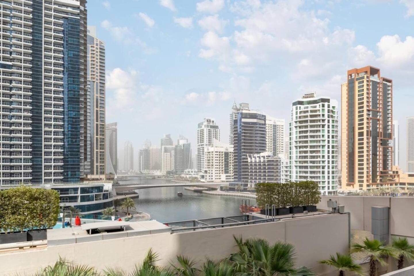 Luxurious 1 Bedroom Apartment In The Dubai Marina! Екстер'єр фото