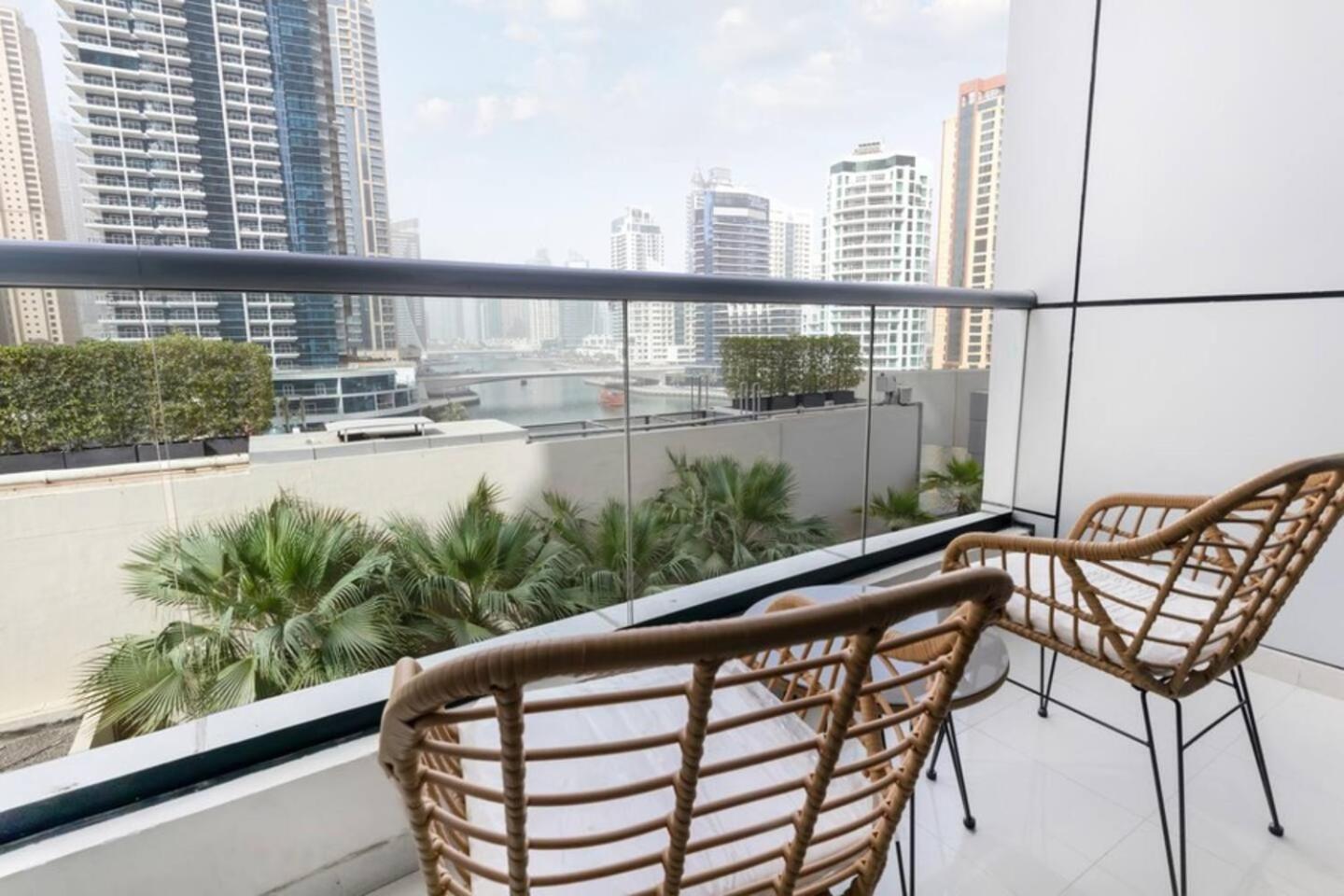 Luxurious 1 Bedroom Apartment In The Dubai Marina! Екстер'єр фото